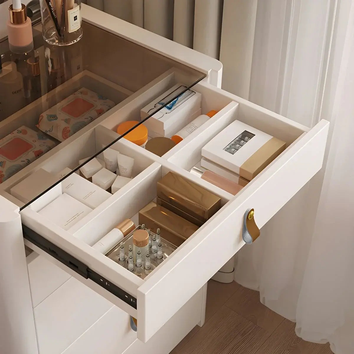 Ivory – Schminktisch mit Klappspiegel